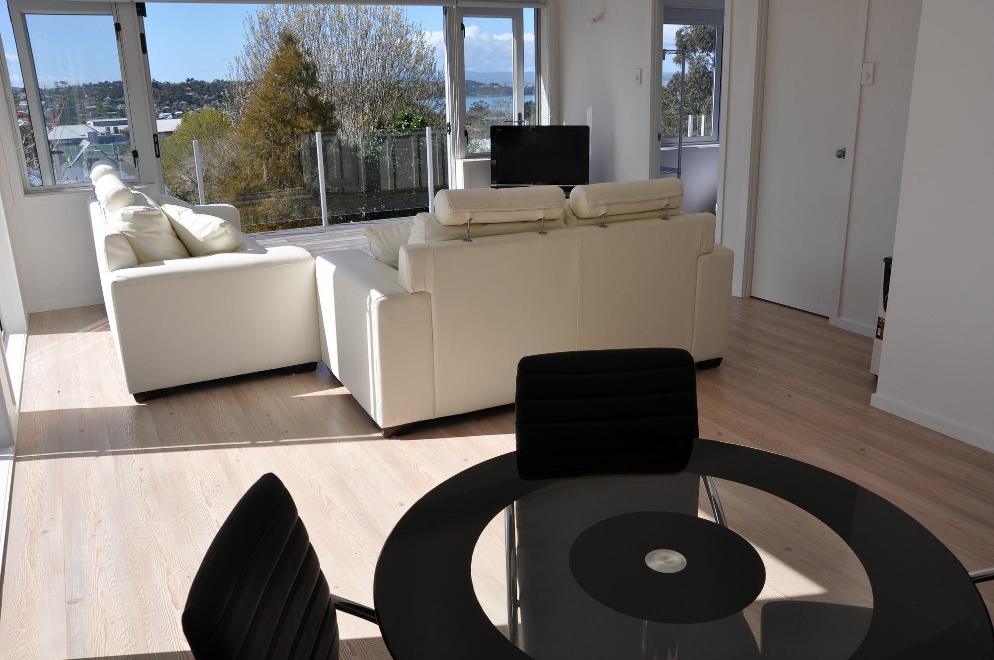 Tiri Cottage - Sea Views In Oneroa By Waiheke Unlimited Isla Waiheke Exterior foto