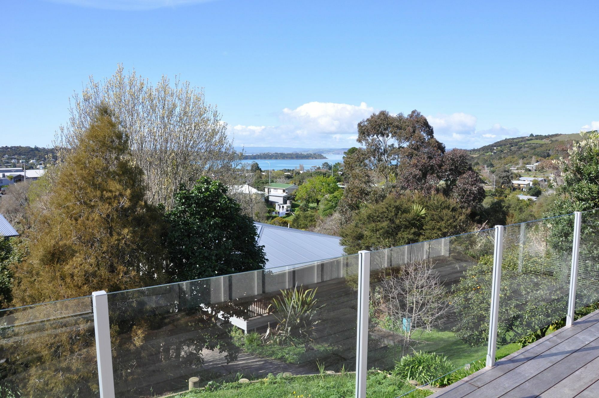 Tiri Cottage - Sea Views In Oneroa By Waiheke Unlimited Isla Waiheke Exterior foto